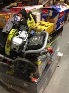 PALLED OF MIXED OUTDOOR ASSORTED TOOLS AND ACCESSARIES. ORIGINAL COSTUMER RETURNS