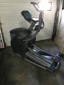lot 2 image: Octane  Pro 3700 Elliptical Cross Trainer