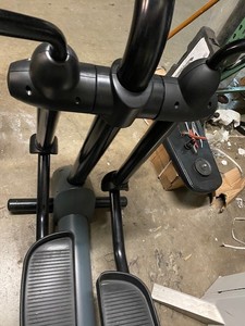 lot 6 image: Life Fitness Commercial Cross trainer