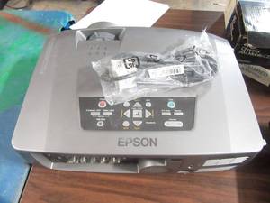 lot 14 image: EPSON Powerlite 7800p Projector