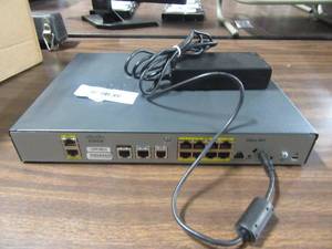 lot 17 image: Cisco891 Router with power adapter