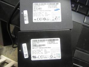 lot 22 image: Lot of 2 128GB Hard Drives
