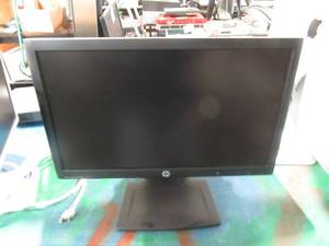 lot 43 image: HP 20 in LCD Monitor
