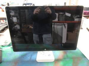 lot 44 image: Apple 24 in LCD Monitor