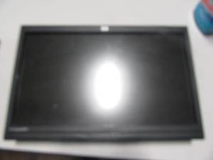 lot 74 image: HP 21 in LCD Monitor