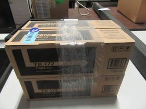 lot 76 image: Lot of 4 TK-172 Toner Kits