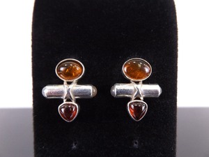 lot 75 image: .925 Sterling Silver Amber Cabochon Post Earrings