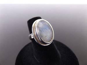 lot 21 image: .925 Sterling Silver Moonstone Cabochon Ring Size 5.5