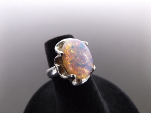 lot 24 image: .925 Sterling Silver Pink Dichroic Cabochon Ring Size 5
