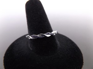 lot 26 image: .925 Sterling Silver Amethyst Crystal Ring Size 9.5