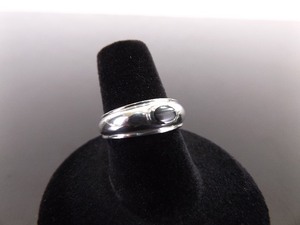 lot 43 image: .925 Sterling Silver Inlayed Black Onyx Ring Size 7