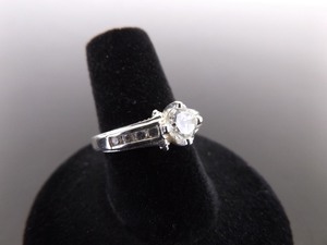 lot 55 image: .925 Sterling Silver Faceted Crystal Ring Size 7