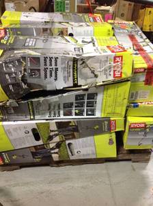 lot 42 image: Pallet whit assorted outdoor tools original costumers returns