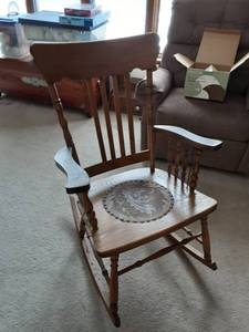 lot 3 image: Vintage Oak Rocker 36 With Dragon Embossed Seat