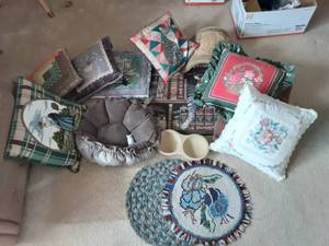 lot 26 image: Lot Of Throw Pillows, Afghan, Rug, Cat Scratch