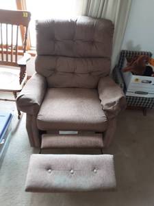 lot 29 image: Lane Recliner Chair