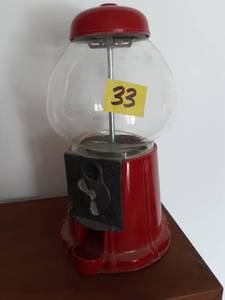 lot 33 image: Carousel Gum Ball Machine