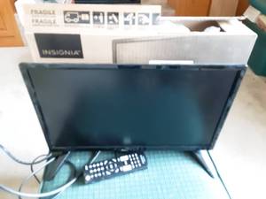 lot 70 image: 19 Insignia LED TV With Remote