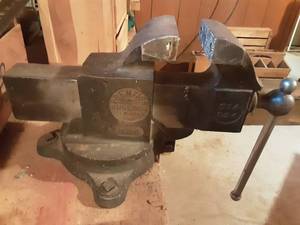 lot 81 image: Bench Vice-Prentiss Bulldog #524