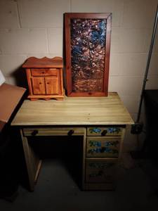 lot 103 image: Vintage Desk 21x34x30, Hand Crafted Jewelry Box, Copper Tooled Picture