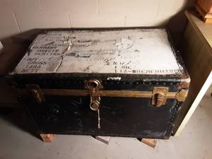 lot 105 image: Vintage Trunk With Key (Contains Old Newspapers)