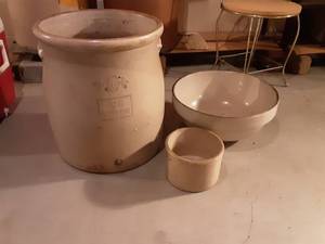 lot 114 image: 10 Gallon Crock With Water Jug, Crock Bowl, Small Crock