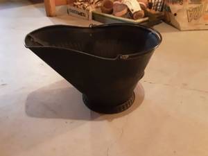 lot 128 image: Coal Shuttle & Shovel