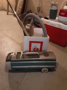 lot 129 image: Electolux Vacuum