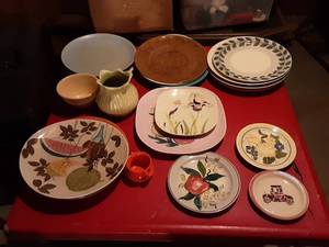 lot 131 image: Lot Of Red Wing Dishware