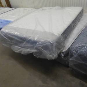 Brand New Sealy Response Essentials Faithful Firm Queen Mattress