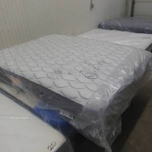 Brand New Sealy Response Performance Attendance Plush Queen Mattress