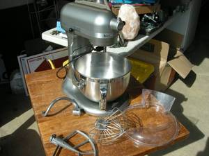 lot 15 image: KitchenAid 6qt Bowl-lift Stand Mixer