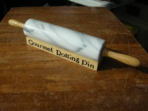 lot 24 image: Gourmet Marble Rolling Pin