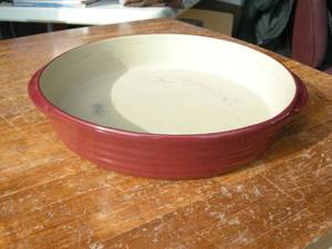 lot 27 image: The Pampered Chef 2092 PieKeisch pan