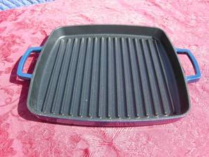 lot 31 image: Martha Stewart EnamelCast Iron 11 Grill Pan