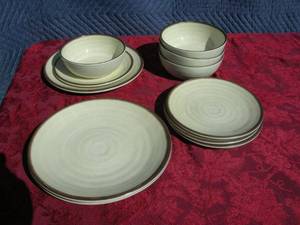 lot 36 image: 12pc Melamine WhiteSandy Dish Set