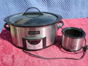 lot 22 image: CrockPot Slow Cooker - with Little Dipper