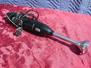 lot 46 image: KitchenAid Hand Blender