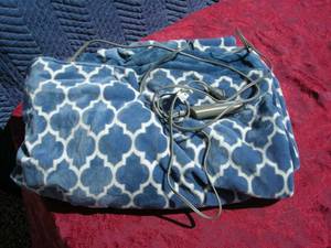 lot 50 image: Sunbeam Electric Blanket