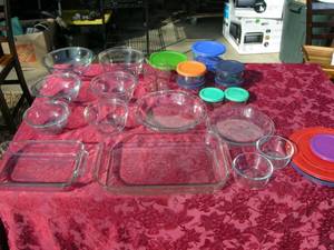 lot 13 image: Pyrex - Anchor Bowls, Plate, Casseroles