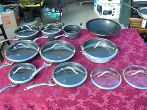 lot 14 image: Calphalon Cookware Pots & Pans Set