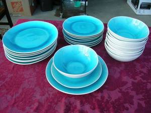 lot 63 image: Nicole Miller Designer Dinnerware