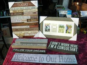 lot 70 image: Inspirational Home Signs