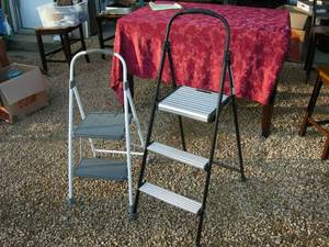 lot 74 image: 2 Cosco Step Ladders