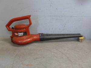 lot 42 image: Electric Leaf Blower