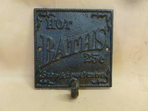 lot 64 image: Cast Iron Hat Hook