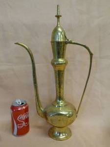 lot 75 image: Brass Pot