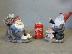 lot 3 image: Rock Garden Decoration