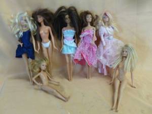lot 79 image: Barbie Dolls