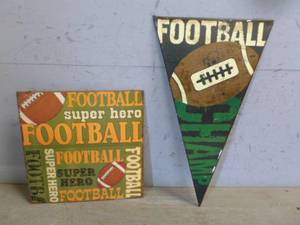 lot 85 image: Sports Decor